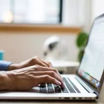Jak zarejestrować i zarządzać domeną internetową?