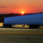 Optymalizacja przestrzeni ładunkowej – jak odpowiednie opakowanie wpływa na koszt transportu?
